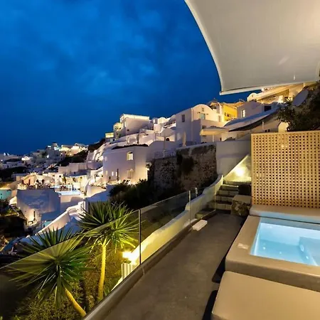 Charming Santorini Yagos 1 Bedroom Min, Children Age 12 Years Private Furnished Balcony With Hot Tub Overlooking The Sea , Villa Oia (Santorini)