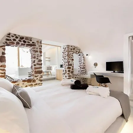 Villa Charming Santorini Yagos 1 Bedroom Min, Children Age 12 Years Private Furnished Balcony With Hot Tub Overlooking The Sea , *