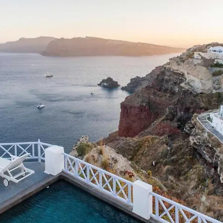 Villa Charming Santorini Yagos 1 Bedroom Min, Children Age 12 Years Private Furnished Balcony With Hot Tub Overlooking The Sea ,