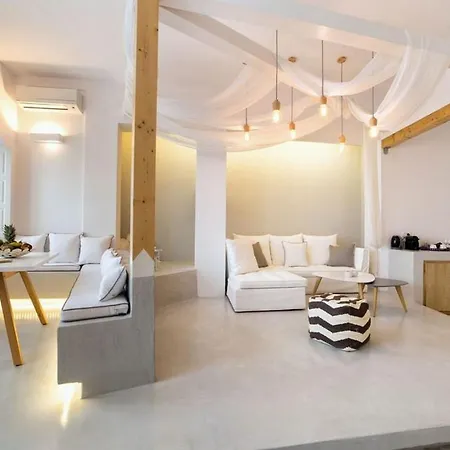 Charming Santorini Yagos 1 Bedroom Min, Children Age 12 Years Private Furnished Balcony With Hot Tub Overlooking The Sea , Oia (Santorini)