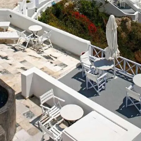 Charming Santorini Yagos 1 Bedroom Min, Children Age 12 Years Private Furnished Balcony With Hot Tub Overlooking The Sea , Villa Oia (Santorini)