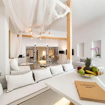 Villa Charming Santorini Yagos 1 Bedroom Min, Children Age 12 Years Private Furnished Balcony With Hot Tub Overlooking The Sea , Oia (Santorini)