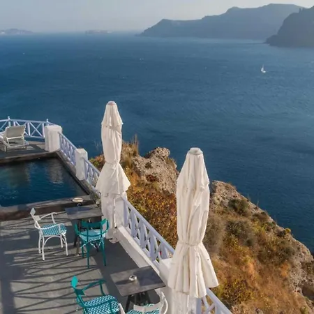 Charming Santorini Yagos 1 Bedroom Min, Children Age 12 Years Private Furnished Balcony With Hot Tub Overlooking The Sea , Oia (Santorini)